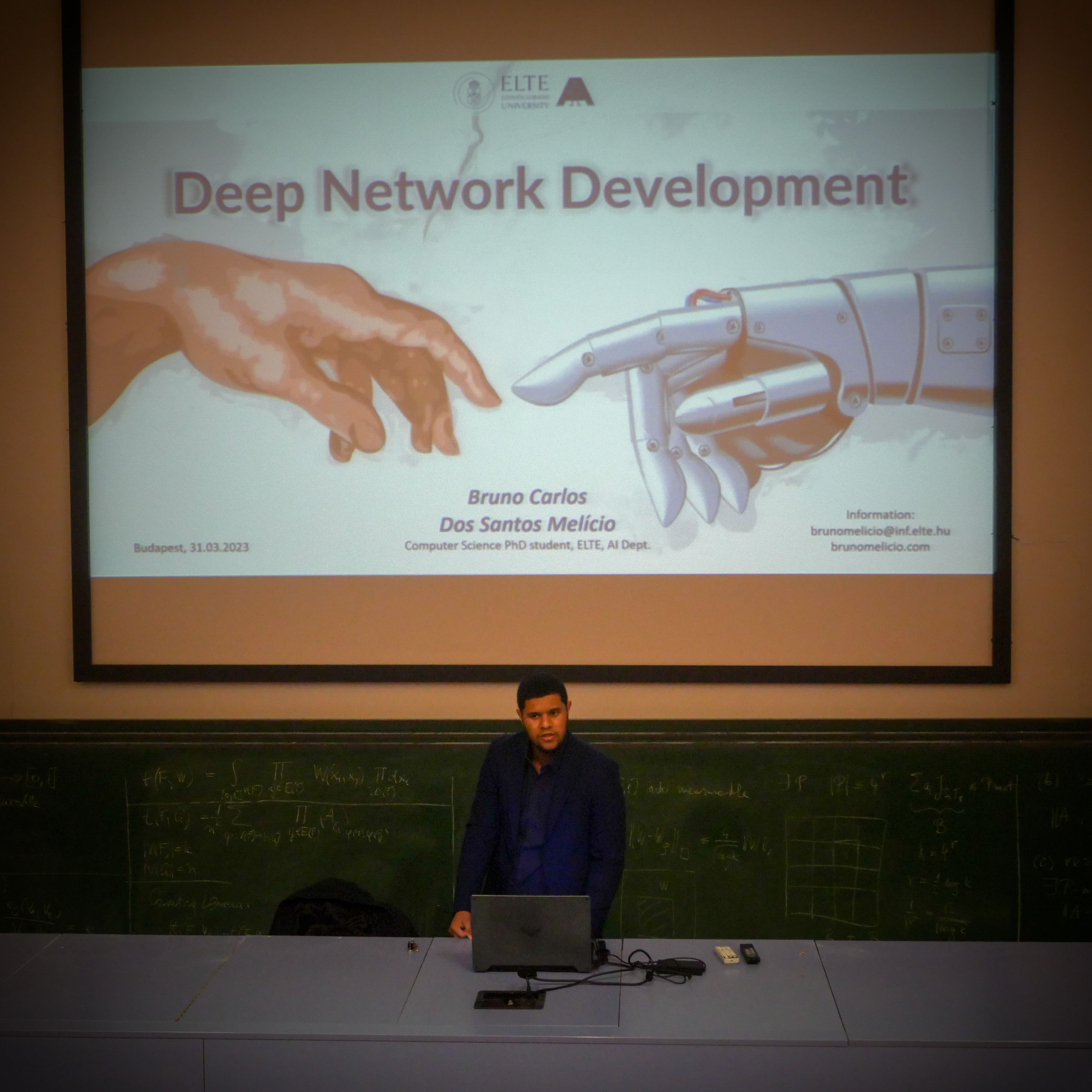 Bruno Melício teaching Deep Network Developments at ELTE